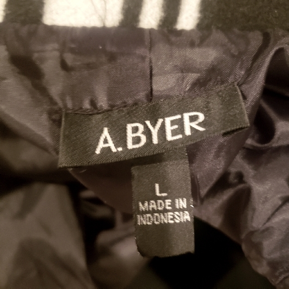 A. BYER ladies button front jacket - Picture 7 of 7